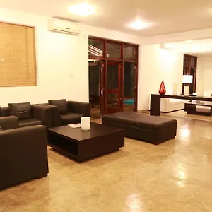 La Sanctuary **** Battaramulla